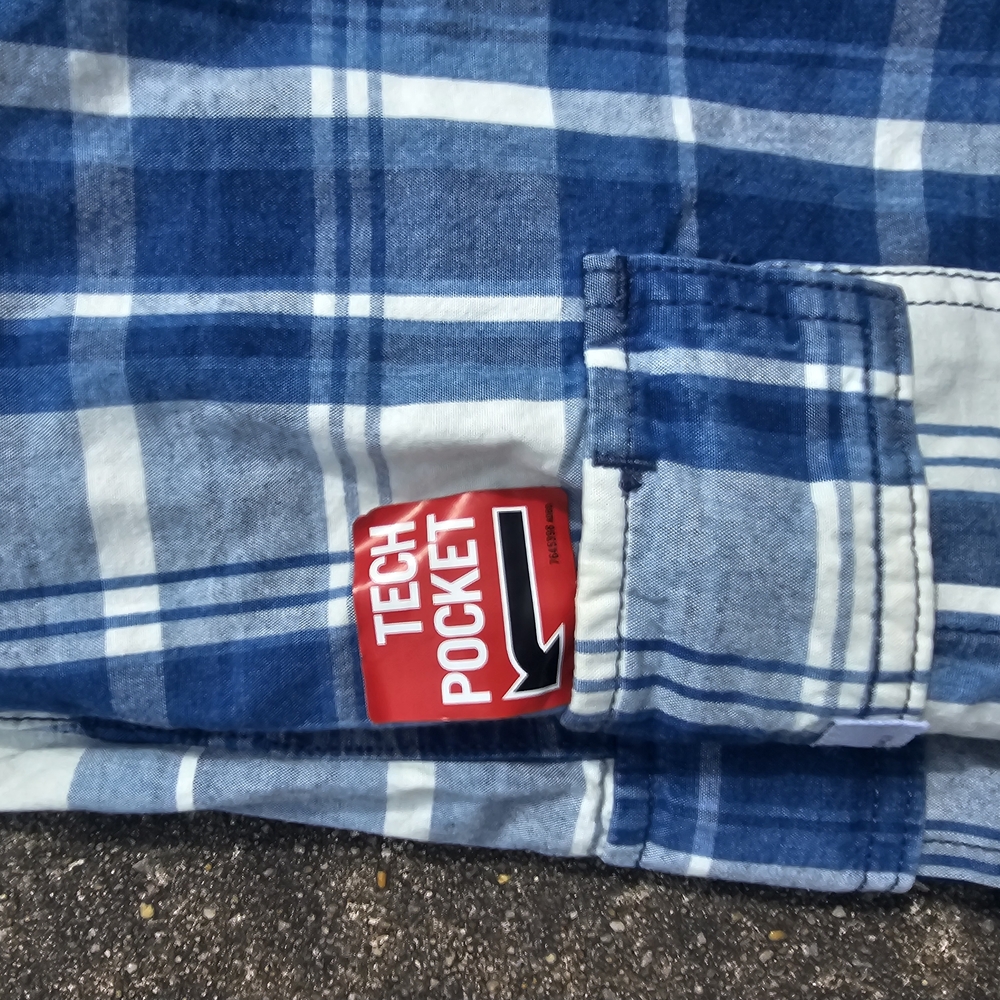 Wrangler Blue and White Plaid Cargo Shorts - Picture 3 of 6